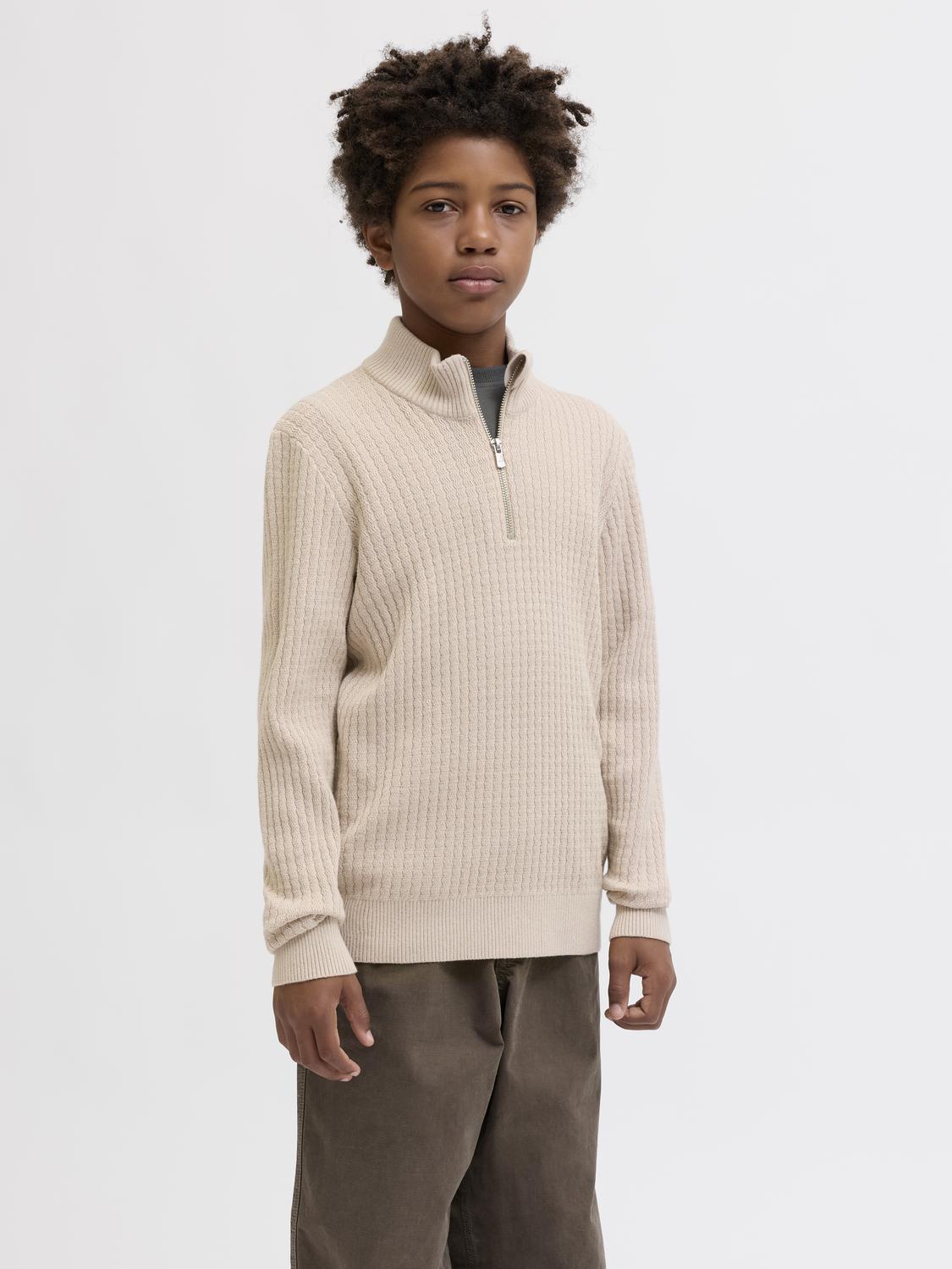 model_shot-front
